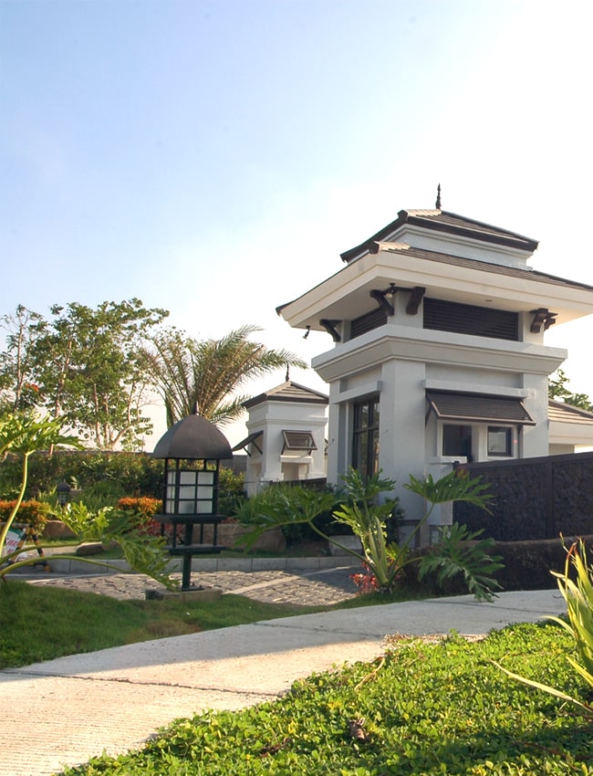 Lot For Sale in Bali Mansions, South Forbes